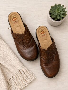 Earth Spirit Brown Leather Comfort Mules Laser Cut Slip On Clogs Women’s